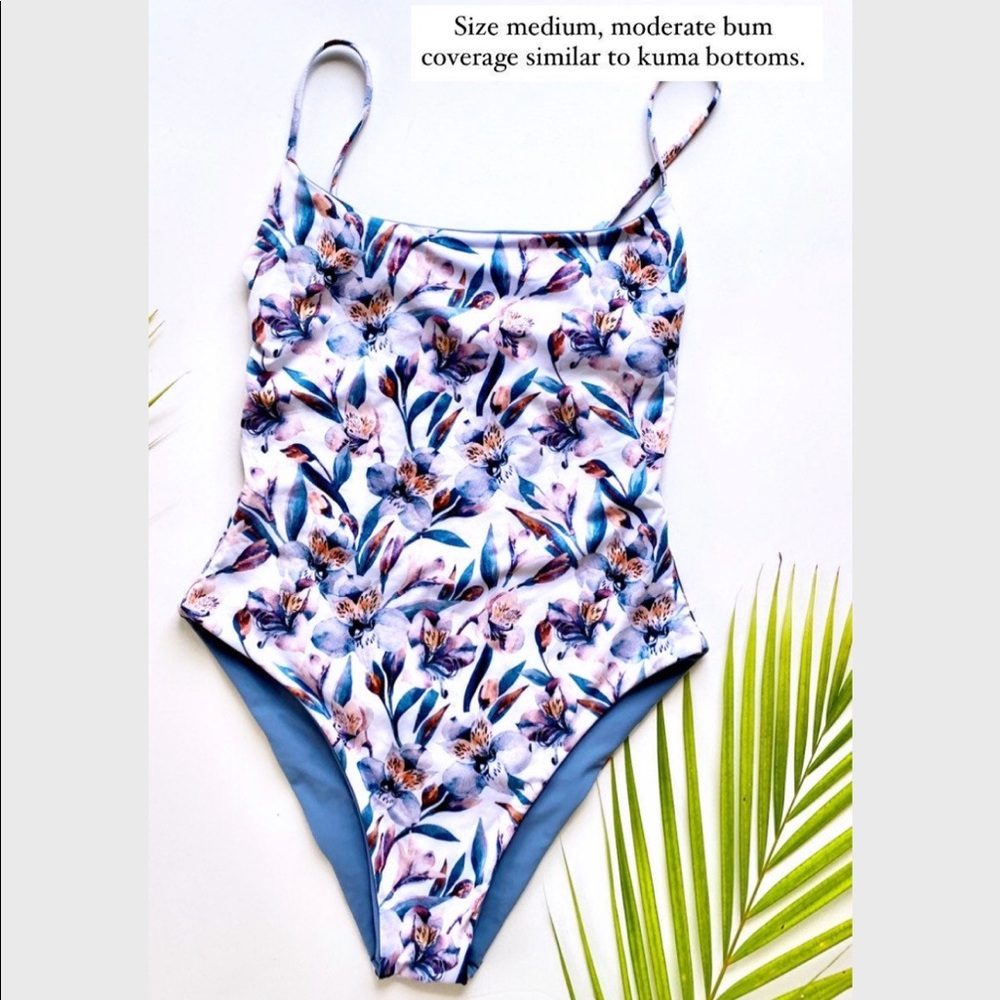 BBSWIMMIES reversible onesie onepiece size medium